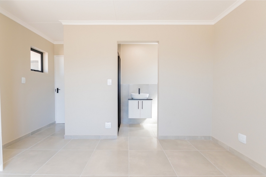 3 Bedroom Property for Sale in Hoogland Western Cape